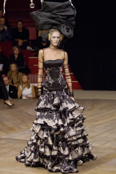 Look 10